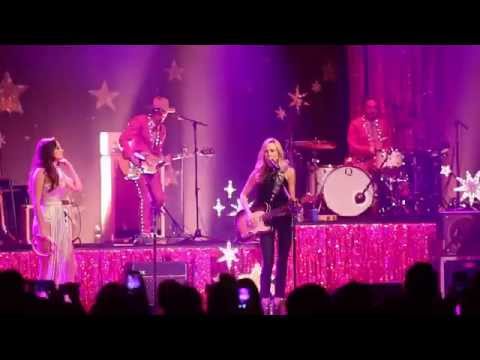 Kacey Musgraves w/ Sheryl Crow - If It Makes You Happy (Ryman Auditorium Nashville TN 9/23/2015)