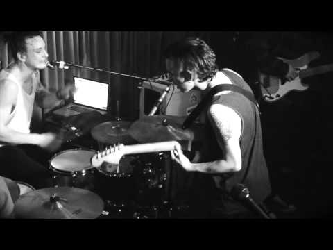 The 1975 - Settledown (Live)