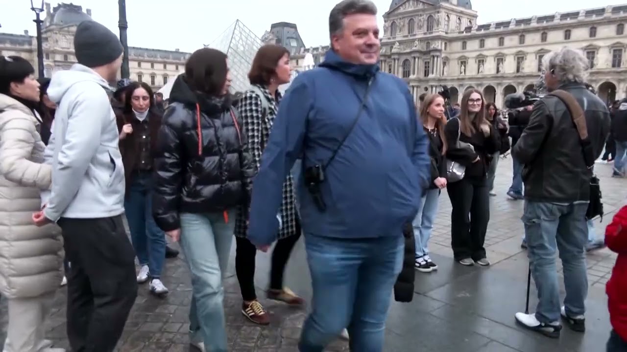 What might the thieves do with France's stolen jewels? | REUTERS