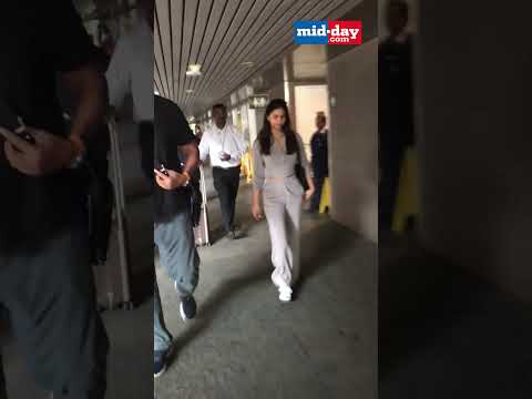 Suhana and Aryan Khan Spotted in Style at Airport