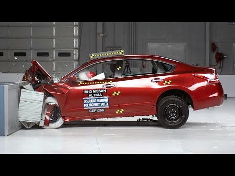 Видео краш-теста Nissan Altima седан с 2012 года