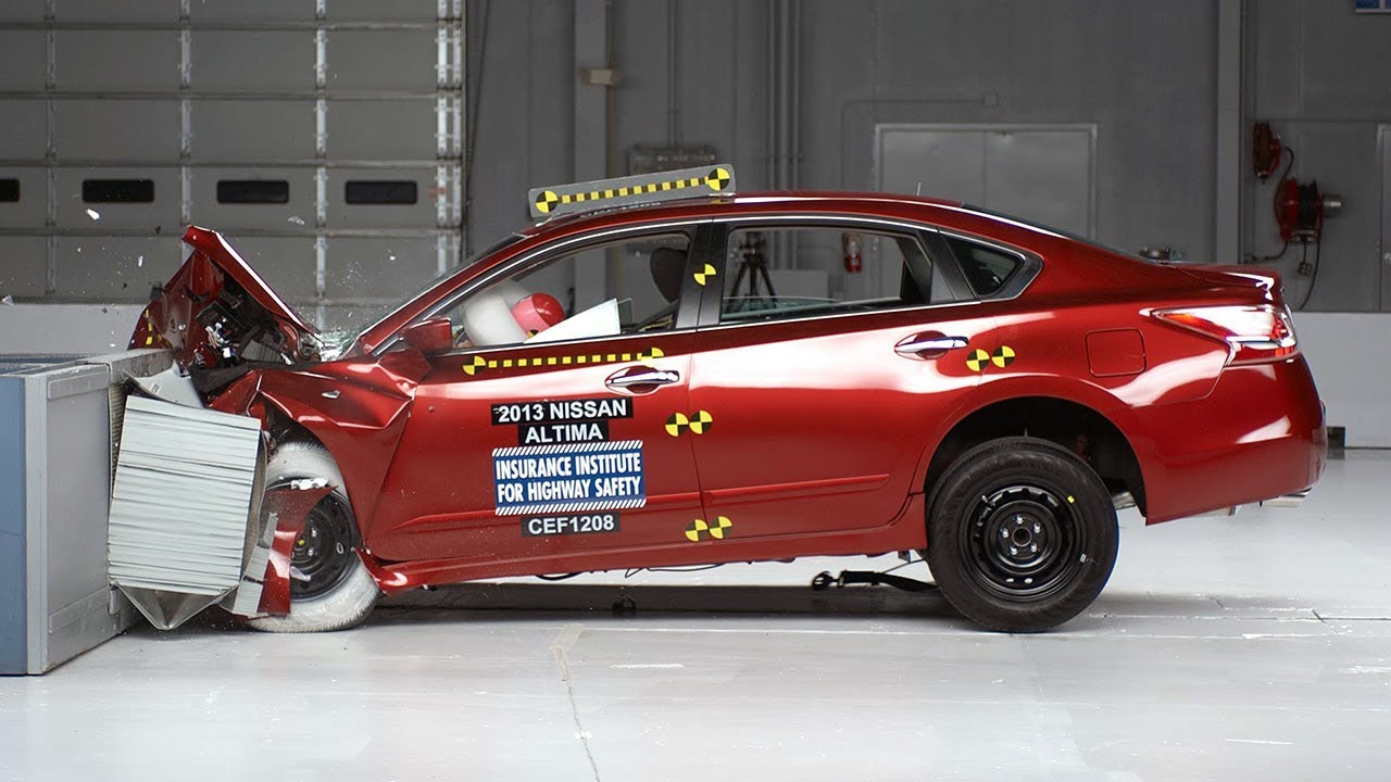 2013 Nissan altima crash test rating #6