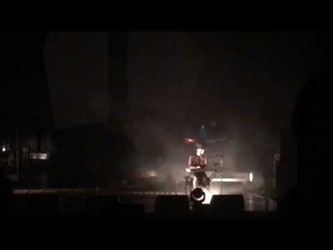 SEVDALIZA - NEW SONG #4 - THE GREAT HOPE DESIGN - @Volksbühne BERLIN - 28. Sept. 2018
