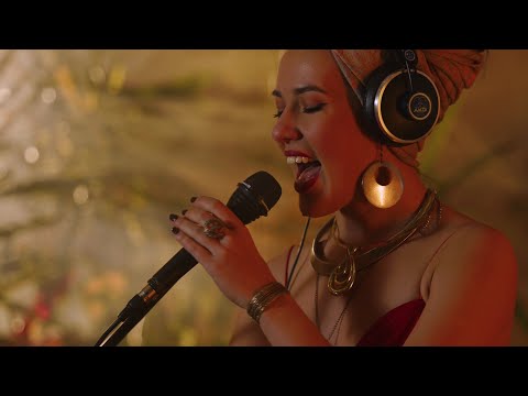 Carina La Dulce - AFROMAGIA - Ethnic Deep House Live Looping Set