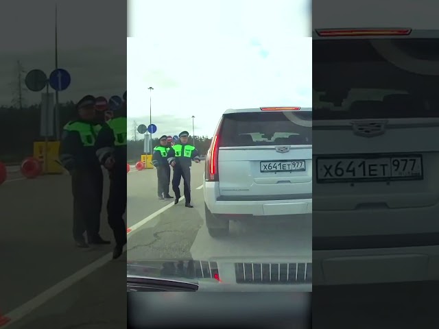БЫДЛО на ЭСКАЛЕЙТЕ — в итоге ЗАПЛАКАЛ ПОЛИЦЕЙСКИМ 😢🚓#дтп #видеорегистратор #авария