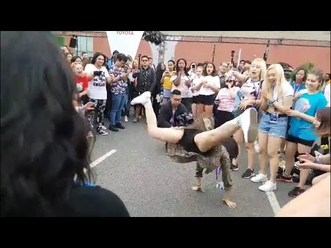 국제관종 뉴욕 쓸어버리고 옴ㅋㅋㅋㅋㅋCrazy girl in KCON NY