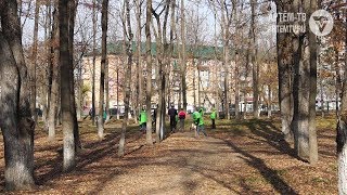 Артёмовцы убрали от мусора детский парк