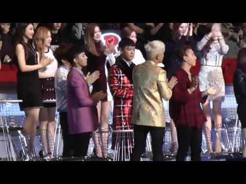 MAMA 2015 - BIGBANG and SNSD (GD copying Taeyeon at the end)
