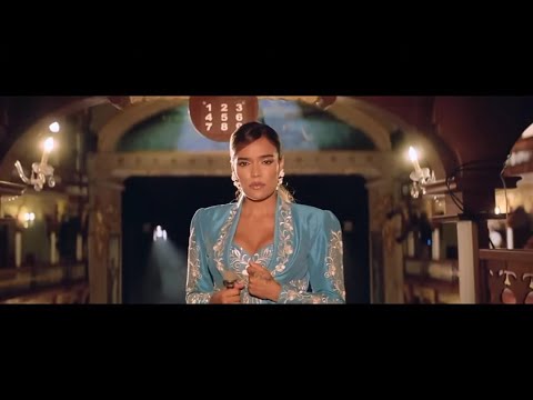 KAROL G - ESE HOMBRE ES MALO (Official Video / La PremiEre)