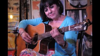 Tish Hinojosa In The Music Room Studio Concert &quot;2016 Audio Flashback&quot;