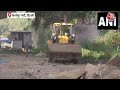 Delhi Borewell Accident: दिल्ली जल बोर्ड प्लांट में बड़ा हादसा, बोरवेल में गिरा बच्चा | Aaj Tak - 01:51 min - News - Video
