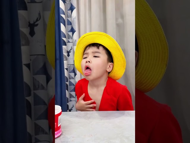 果果卡在喉咙里啦#路飞 #海贼王