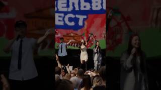 В этом году Вельвет Фест ещё ярче — 2 дня музыки, солнца и счастья: 16 и 17 августа, сад «Эрмитаж»!