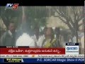 Woman thrashes a drunken man in Anantpur district -Visuals