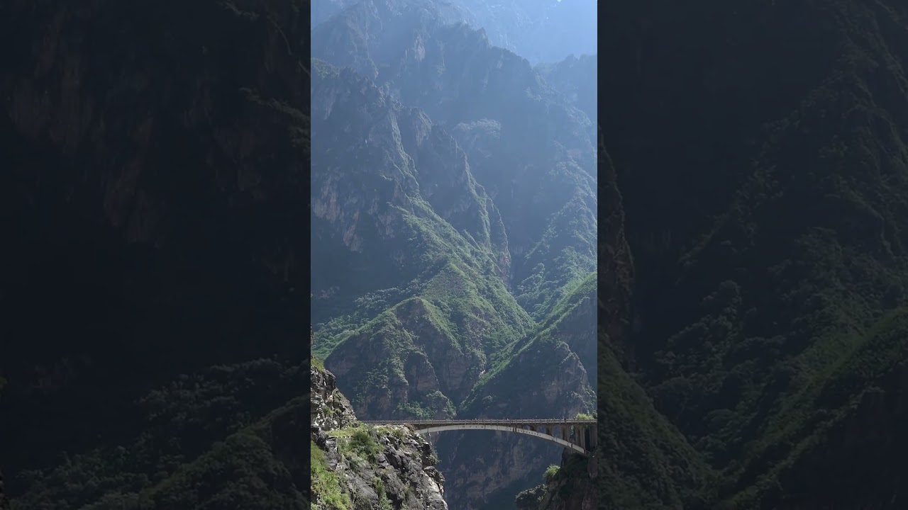 Tiger Leaping Gorge, Yunnan, China
