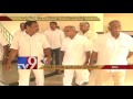 YS Vivekananda Reddy files nomination for Kadapa MLC seat