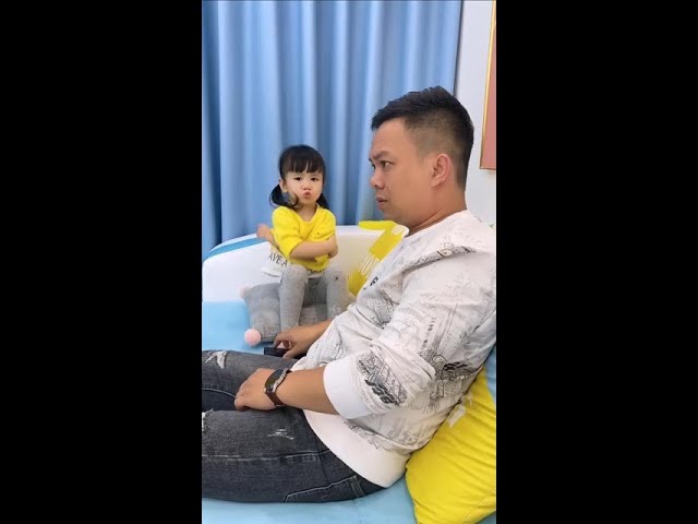 本想逗一下爸爸，沒想到女兒的反應也太大了 #喜愛度激勵計劃 #快成長計劃 #潮流生活成長之星