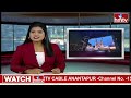 బంజారా హిల్స్ రోడ్ పై మందుబాబు వీరంగం..! తప్పించుకున్న దుండగుడు | Drunken Man Nuisance | hmtv  - 01:31 min - News - Video