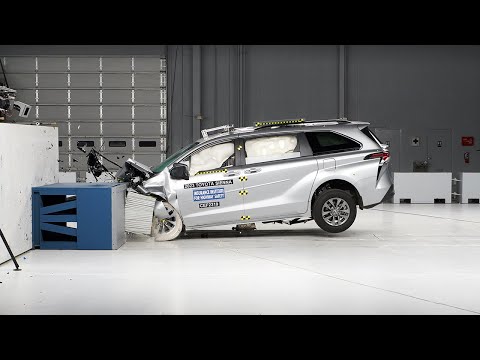 2023 Toyota Sienna updated moderate overlap IIHS crash test