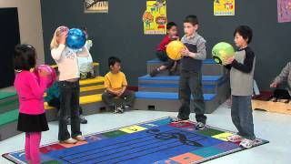 ball kids bounce on