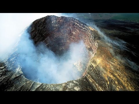 Live: Lava flows from Kilauea Volcano on Hawaii's Big Island