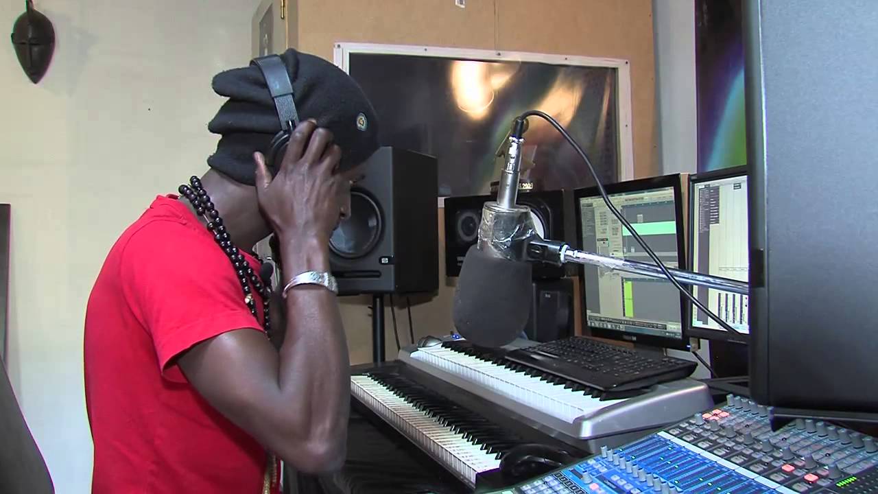 Musique : Aboo lance son studio d’enregistrement