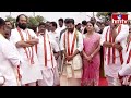 LIVE : సతీసమేతంగా యాదాద్రికి సీఎం రేవంత్ | CM RevanthReddy With Family Visited Yadadri Temple | hmtv  - 00:00 min - News - Video