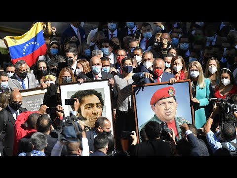 El nuevo Parlamento de Venezuela toma el poder y Guaidó instala un segundo en paralelo