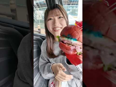 このハンバーガー、見た目グロすぎるwwwww #shorts