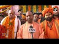 CM Yogi Adityanath Offers Prayers at Hanuman Garhi Temple in Ayodhya | Diwali Celebration | News9