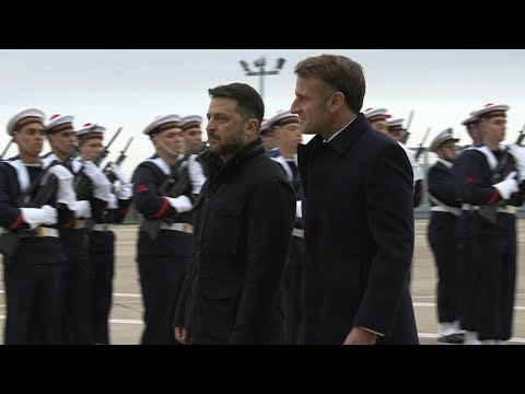 Zelensky arrives in France, welcomed by president Macron | AFP