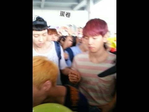 BaekYeol - Chanyeol takes care of Baekhyun part 1