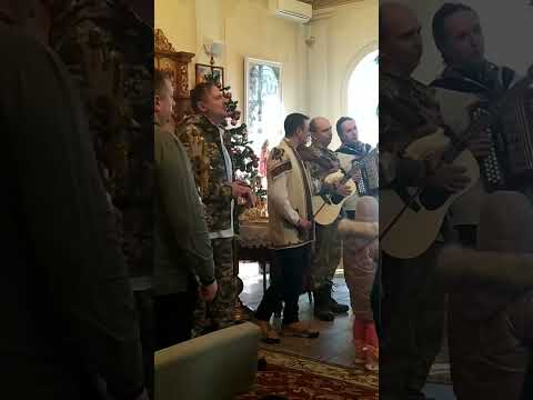 Військові співають колядки у храмі УГКЦ у Дніпрі на Різдво Христове 7 січня 2023 р.