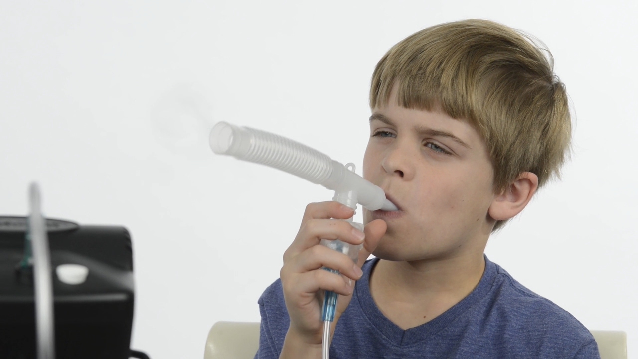 Cómo ayudar a los niños a usar el nebulizador - Central Oeste