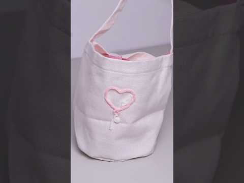 Accidentally made a yarn balloon… now I kinda want it to fly away. 😂💕