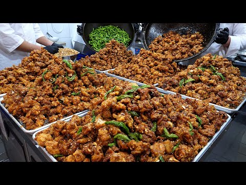견과류 듬뿍! 매콤 고추 닭강정 / plenty of nuts! spicy chili chicken - korean street food