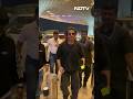 Shah Rukh Khans Date With The Paps At The Airport