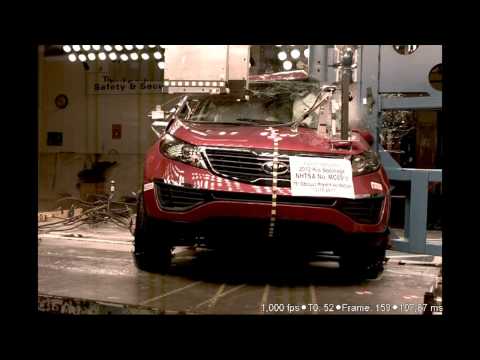 Kia Sportage Crash Video sedan 2010