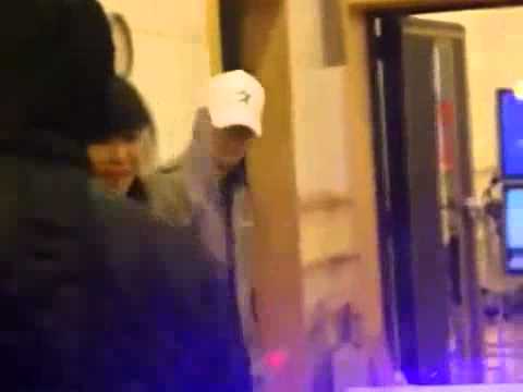 Donghae cutely kissing Eunhyuk after Sukira - COMPLETE FANCAM