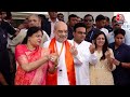 Lok Sabha Election Voting Phase 3: VIP नेताओं और उम्मीदवारों ने डाले वोट, वोटिंग से की अपील | AajTak  - 05:29 min - News - Video
