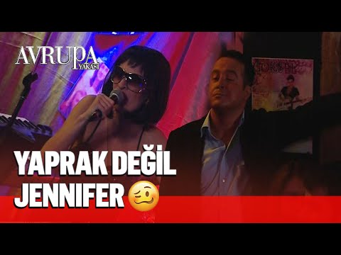 Yaprak kılık değiştirerek sahneye çıkıyor - Avrupa Yakası