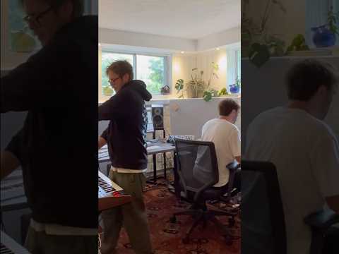 An early jam session with @iamromaingarcia and @CRiMusic in Quebec ❤️ #producer