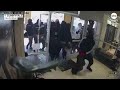 Massive group of robbers ransacks Silicon Valley jewelry store  - 02:39 min - News - Video