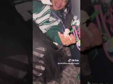 Reactions to โWicked For Goodโ ๐ฅบ๐ #wicked #glinda #elphaba #arianagrande #cynthiaerivo