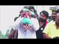 రోడ్ షో లో చిన్నారికి పేరు పెట్టిన పవన్ | Pawan Kalyan Lovely Scene | Prime9 News  - 04:15 min - News - Video