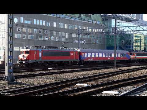 RXP 9902 komt met 1 Zug Treff rijtuig en RXP 9901 achterop door station Eindhoven Centraal!
