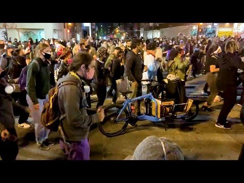 Oakland, California protestors Spread Positivity by Dancing Together in Middle of the Street