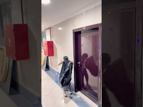 طفله تدخل في كيس لقمامة ولسبب كان صادم #محمد_ديمو #اكسبلور