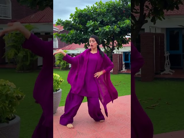 Chane Ke Khet Mei 🥰 #neetubisht #lakhneet #dance #trending #shortsviral #youtubeshorts #viral