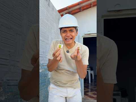 ELA FICOU COM O CHICLETE TODO